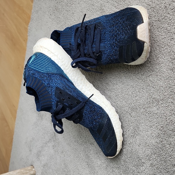 Adidas "Parley" Ultra Boost running shoes - Picture 1 of 6